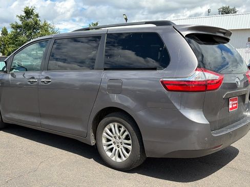 Used 2015 Toyota Sienna XLE w/ XLE Navigation Package FWD image 3
