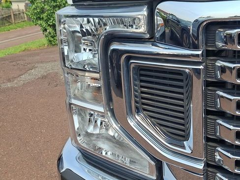 Used 2022 Ford F350 Lariat w/ Lariat Ultimate Package AWD/4WD image 8