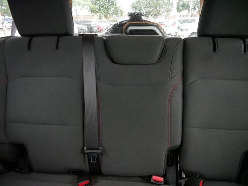 Used 2024 Jeep Wrangler Unlimited Rubicon image 13