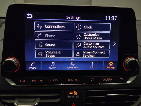 Used 2025 Nissan Altima 2.5 SV FWD image 25