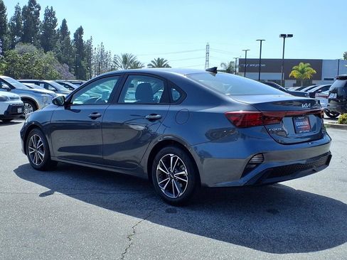 Certified 2022 Kia Forte LXS FWD image 3