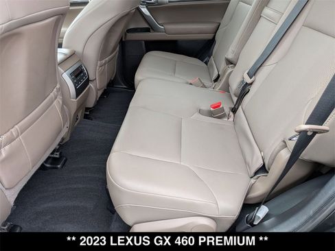 Used 2023 Lexus GX 460 Premium w/ Premium Package image 4