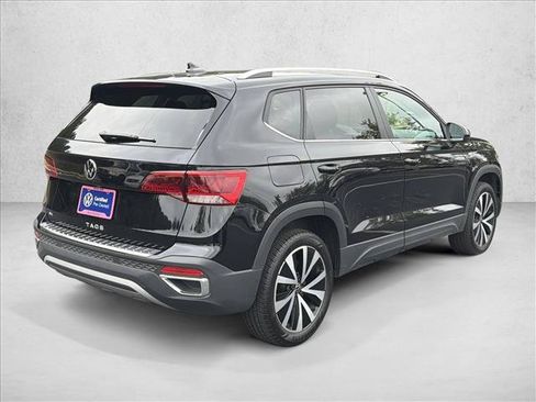 Used 2023 Volkswagen Taos SE FWD image 5