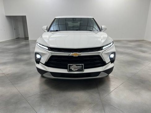 Used 2025 Chevrolet Blazer LT FWD image 3