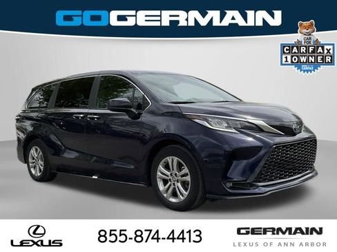 Used 2023 Toyota Sienna XSE AWD/4WD image 10