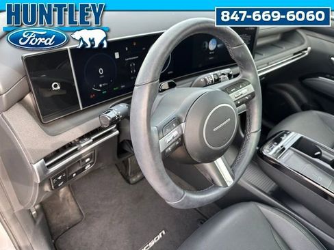 Used 2025 Hyundai Tucson Limited image 24