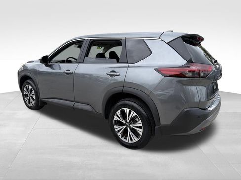 Used 2023 Nissan Rogue SV image 5