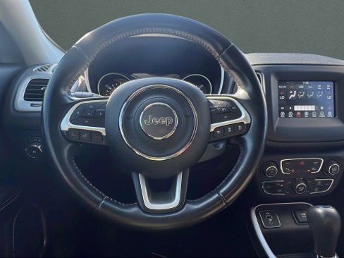 Used 2020 Jeep Compass Latitude image 19