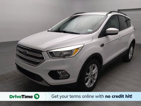 Used 2018 Ford Escape SE FWD image 1