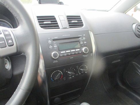 Used 2011 Suzuki SX4 AWD Hatchback image 41