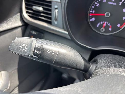 Used 2018 Kia Optima LX FWD image 37