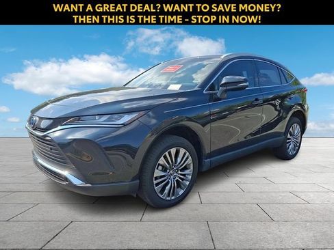 Used 2024 Toyota Venza XLE AWD/4WD image 4