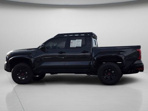 Used 2025 Toyota Tacoma TRD Pro image 25
