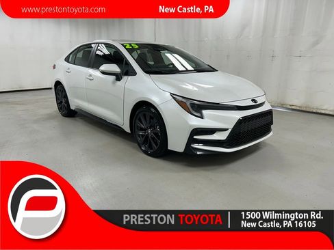 Used 2025 Toyota Corolla SE FWD image 1
