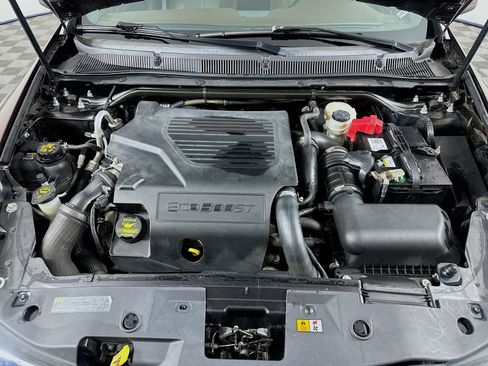 Used 2012 Lincoln MKS AWD image 30