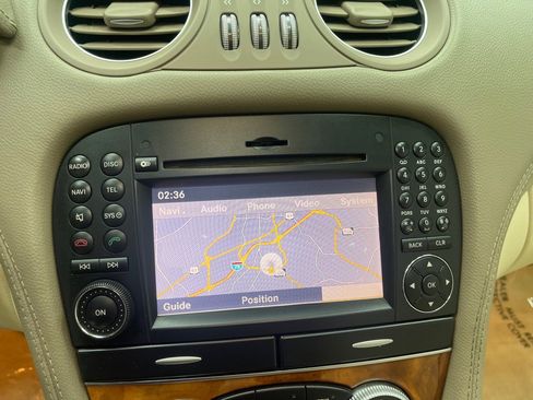 Used 2009 Mercedes-Benz SL 550 w/ Premium I Pkg image 30