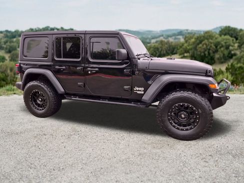Used 2018 Jeep Wrangler Unlimited Sport S AWD/4WD image 14
