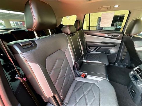 Used 2024 Volkswagen Atlas Peak Edition SE AWD/4WD image 16