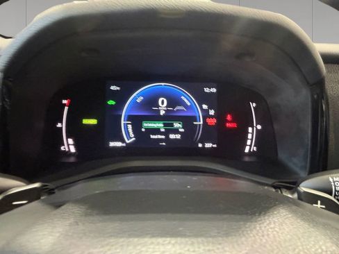 Used 2025 Toyota Camry SE image 14