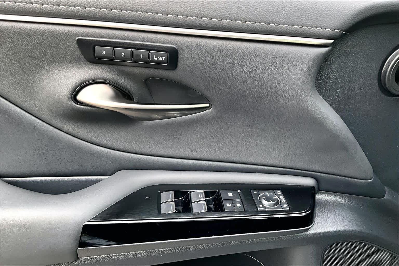 Used 2024 Lexus ES 250 w/ Premium Package AWD/4WD image 34