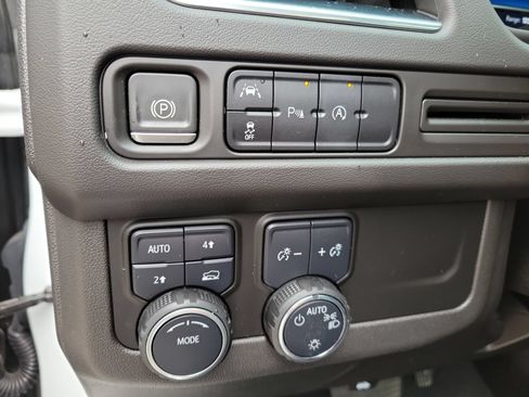 Used 2023 Chevrolet Tahoe RST AWD/4WD image 34