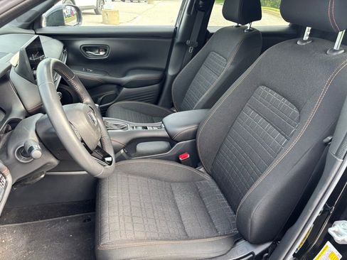 Used 2024 Honda HR-V Sport image 11