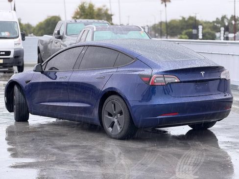 Used 2022 Tesla Model 3 RWD image 3