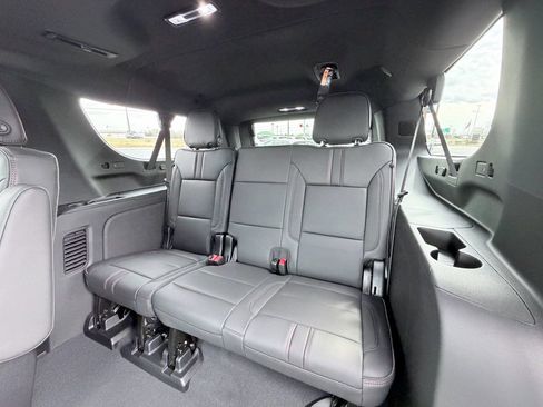 New 2026 Chevrolet Suburban RST image 29