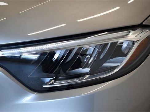 Used 2024 Mercedes-Benz GLC 300 4MATIC image 17