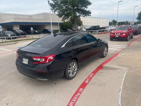 Used 2018 Honda Accord LX image 7