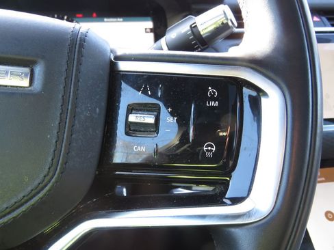 Used 2021 Land Rover Range Rover Velar R-Dynamic S image 23