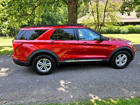 Used 2020 Ford Explorer XLT w/ Class III Trailer Tow Package image 7