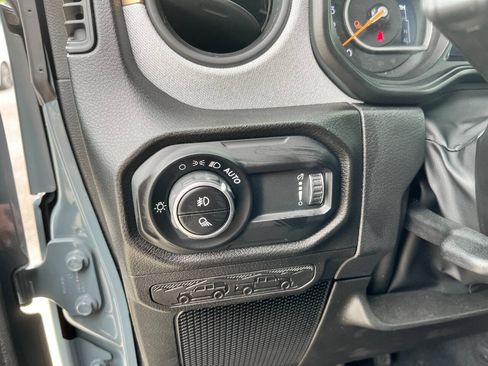 Used 2024 Jeep Gladiator Sport AWD/4WD image 28