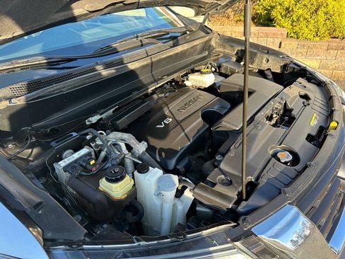 Used 2018 Nissan Pathfinder SV AWD/4WD image 13
