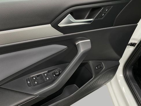 New 2026 Volkswagen Jetta SE image 28