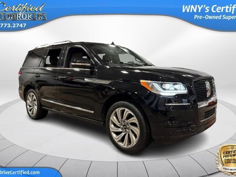 Used 2022 Lincoln Navigator Reserve image 4