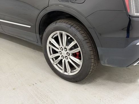 Certified 2022 Cadillac XT5 Sportv w/ LPO, Floor Liner Package AWD/4WD image 17