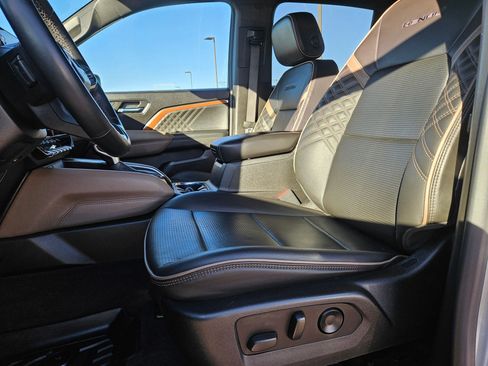 Used 2023 GMC Canyon Denali AWD/4WD image 17