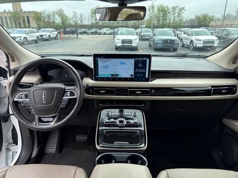 Used 2023 Lincoln Nautilus Reserve image 19