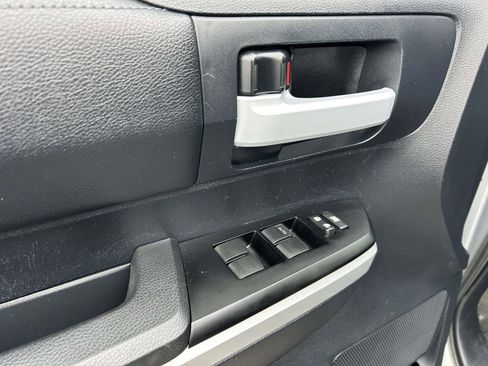 Used 2014 Toyota Tundra SR5 image 18