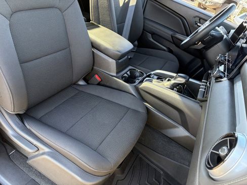 Certified 2024 Chevrolet Colorado LT RWD image 11