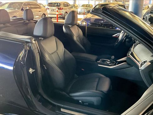 Used 2023 BMW M440i Convertible w/ Premium Package image 8