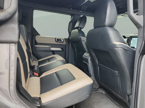 Used 2022 Ford Bronco Wildtrak image 17