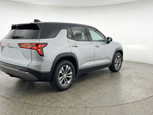 Used 2025 Chevrolet Equinox LT FWD image 9