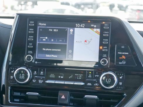 Used 2020 Toyota Highlander Limited image 13