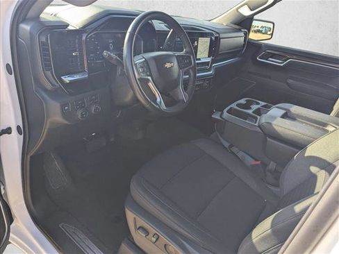 Used 2025 Chevrolet Silverado 1500 LT AWD/4WD image 9