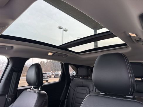 Certified 2024 Ford Escape Platinum w/ Premium Technology Package image 23