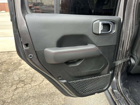 Used 2021 Jeep Gladiator Rubicon AWD/4WD image 18