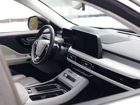 Used 2025 Lincoln Aviator Reserve w/ Equipment Group 201A image 18