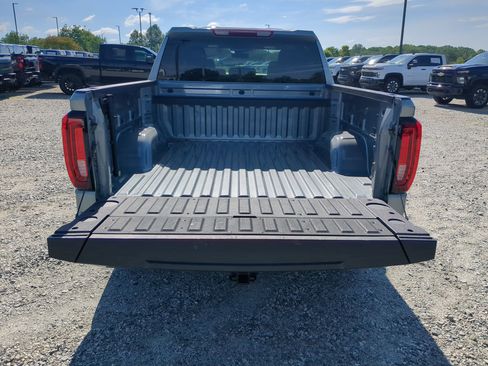 Used 2025 GMC Sierra 1500 SLT AWD/4WD image 31